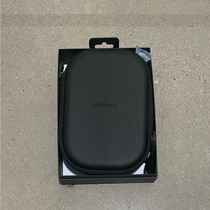 Bose Quiet-comfort 45 Wireless Headphones - NEVER USED!